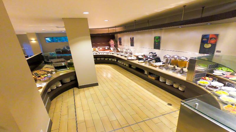 Holiday Inn & Suites Port Moresby image