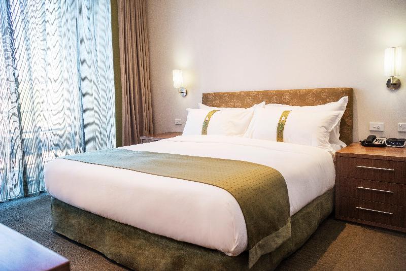 Holiday Inn & Suites Port Moresby image