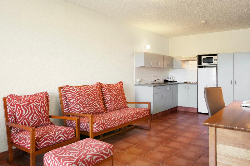 Holiday Inn & Suites Port Moresby image