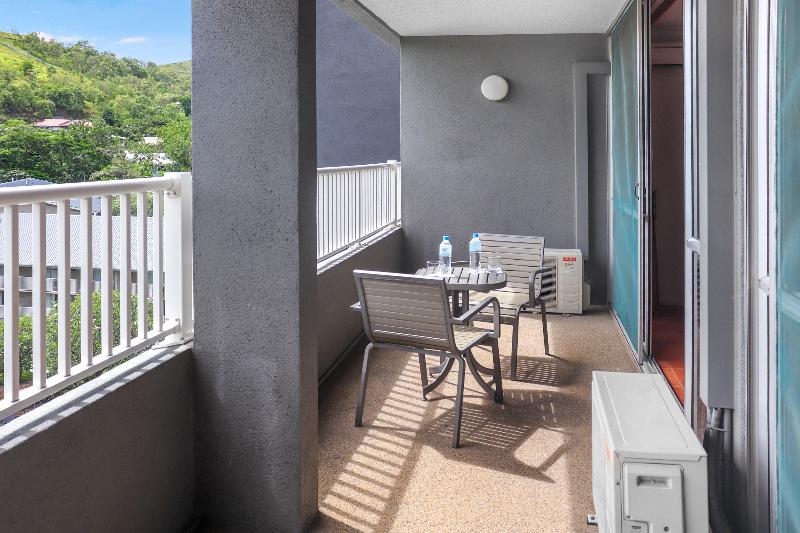 Holiday Inn & Suites Port Moresby image