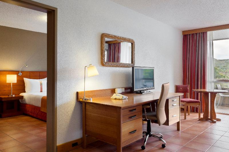 Holiday Inn & Suites Port Moresby image