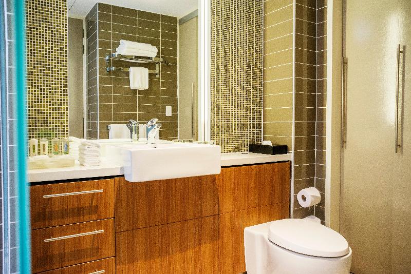 Holiday Inn & Suites Port Moresby image