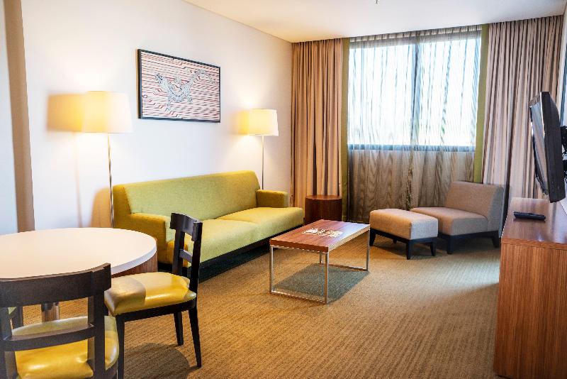 Holiday Inn & Suites Port Moresby image