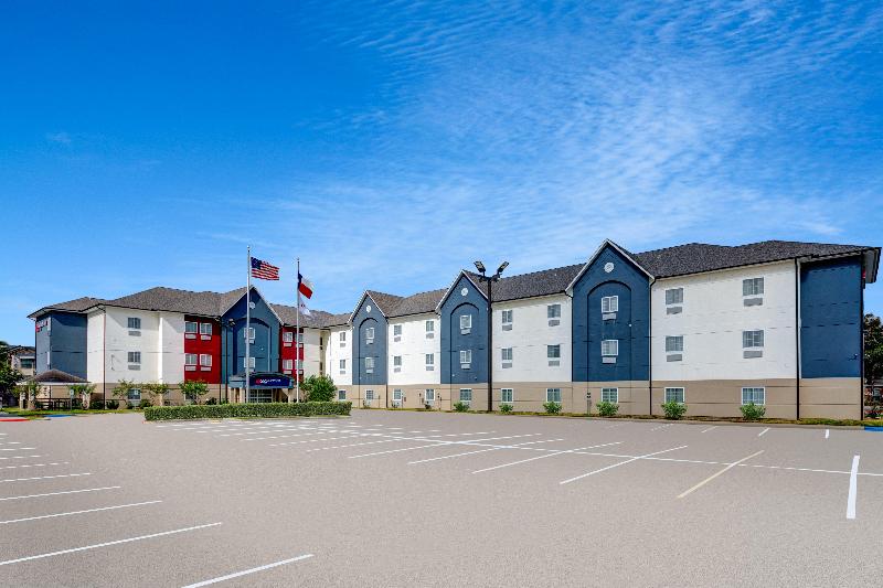 Candlewood Suites Lake Jackson - Clute image