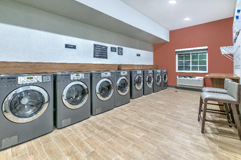 Candlewood Suites Lake Jackson - Clute image