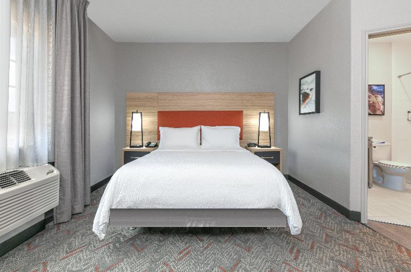 Candlewood Suites Lake Jackson - Clute image