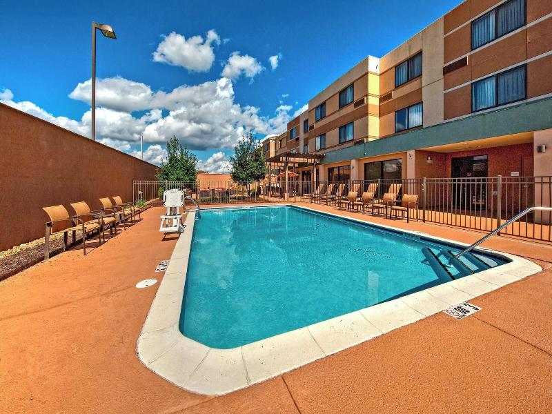 Courtyard by Marriott Alexandria