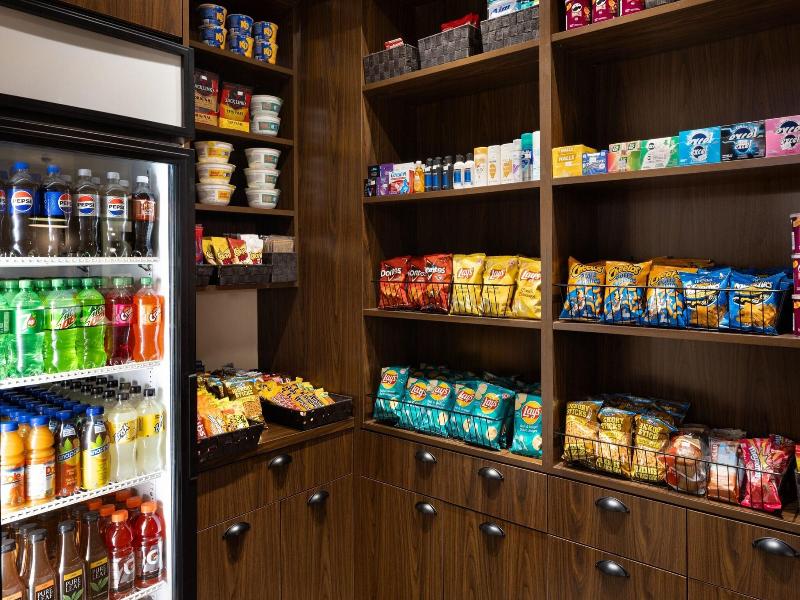 Four Points by Sheraton Edmonton South