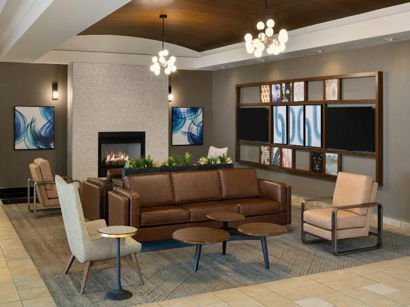 Four Points by Sheraton Edmonton South