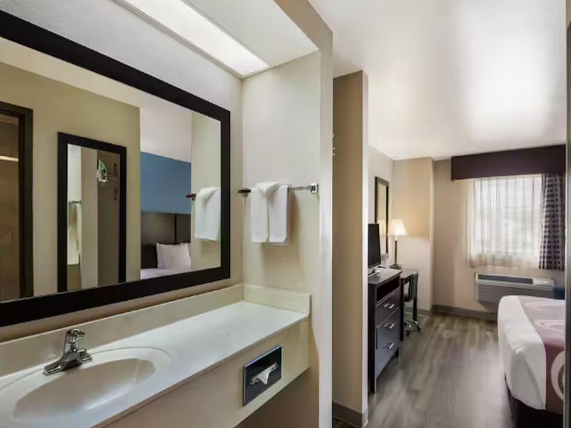 Quality Inn and Suites Round Rock image