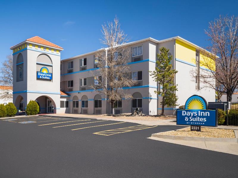 Days Inn & Suites by Wyndham Airport Albuquerque — general view