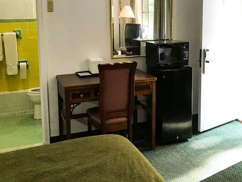 Relax Inn Altoona image