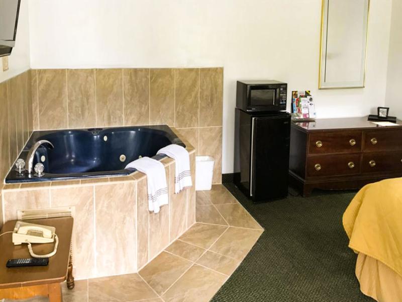 Relax Inn Altoona image