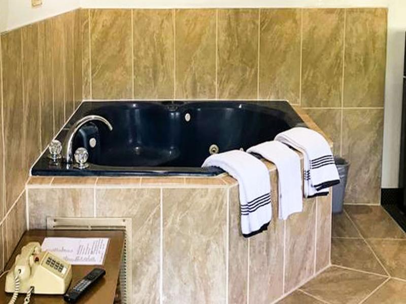 Relax Inn Altoona image