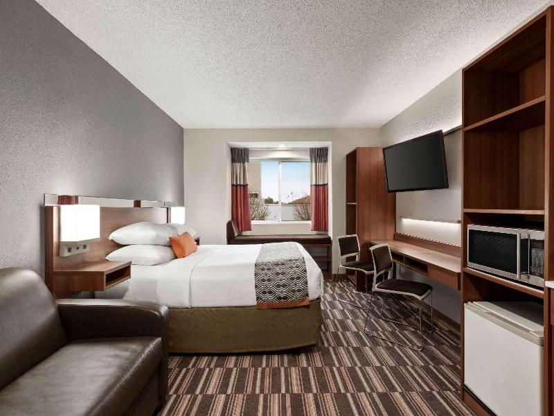 Microtel Inn & Suites By Wyndham Tifton image