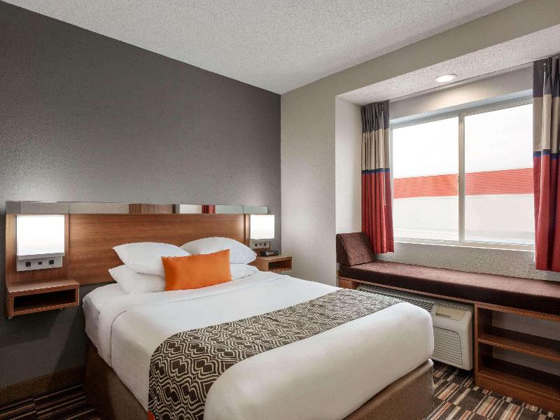 Microtel Inn & Suites By Wyndham Tifton image