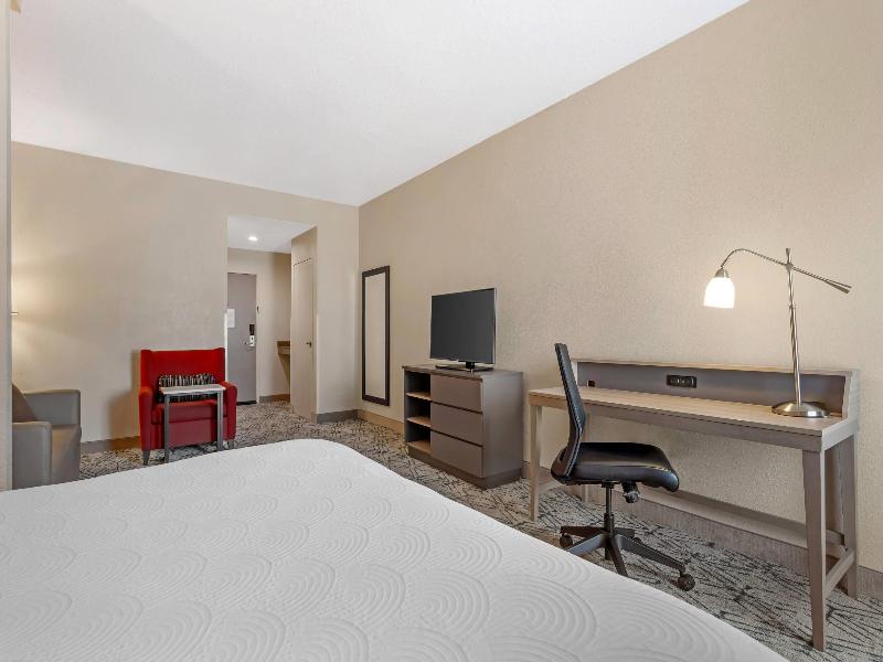 Country Inn Suites Radisson Atlanta Ballpark GA image