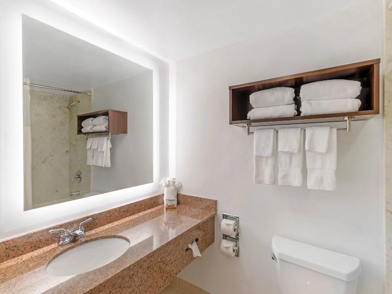 Country Inn Suites Radisson Atlanta Ballpark GA image