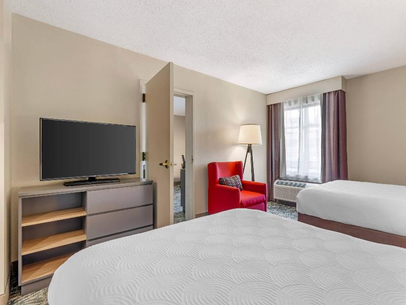 Country Inn Suites Radisson Atlanta Ballpark GA image
