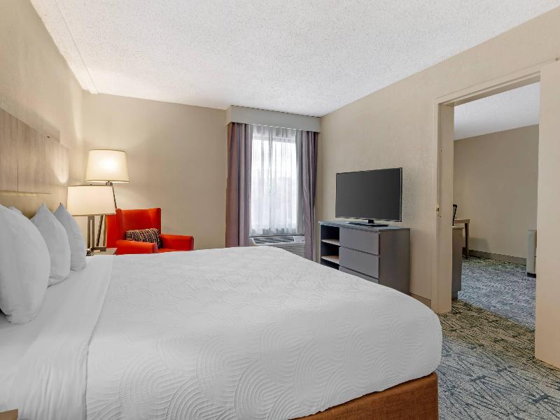 Country Inn Suites Radisson Atlanta Ballpark GA image