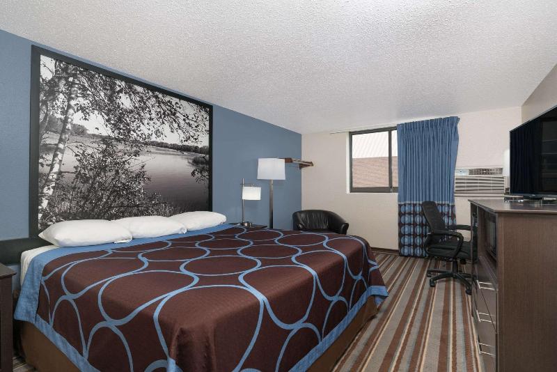 Super 8 by Wyndham Willmar image