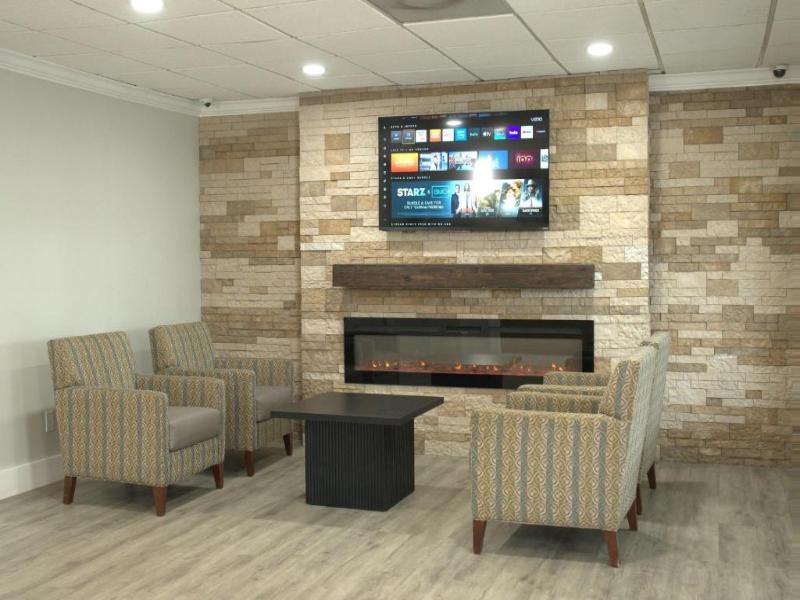 SureStay by Best Western Atlanta Northeast — bar