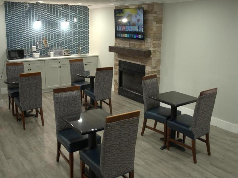 SureStay by Best Western Atlanta Northeast — restaurant