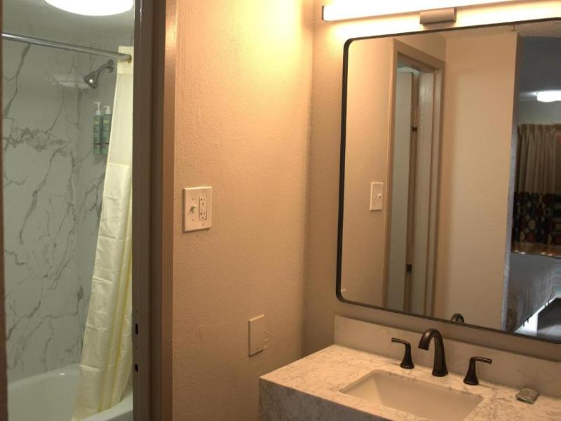 SureStay by Best Western Atlanta Northeast image