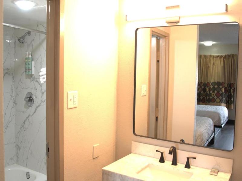 SureStay by Best Western Atlanta Northeast image