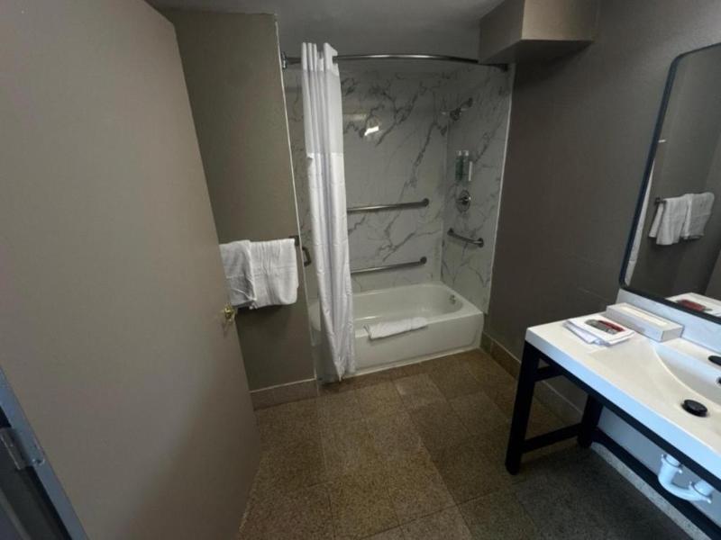 SureStay by Best Western Atlanta Northeast image