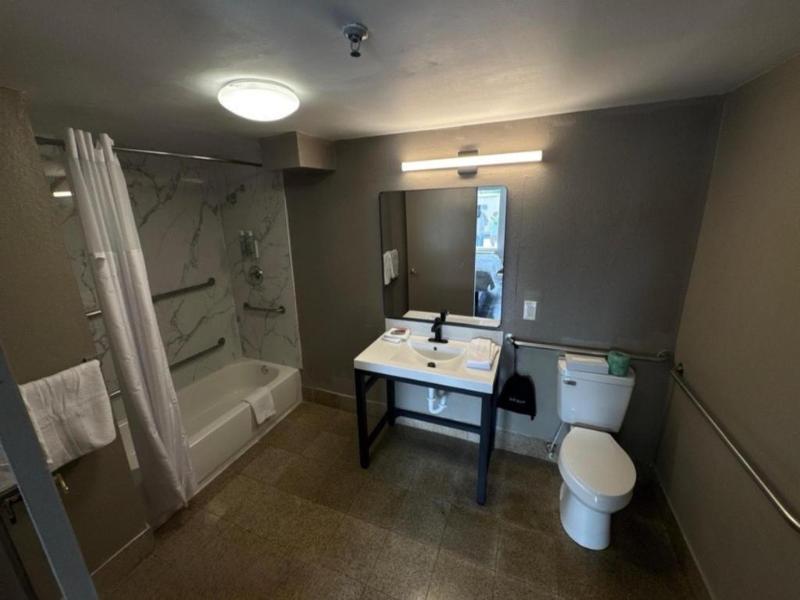 SureStay by Best Western Atlanta Northeast image