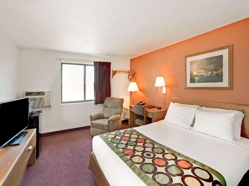 Super 8 by Wyndham Aberdeen East image