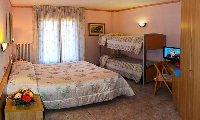 Hotel Les Saisons image