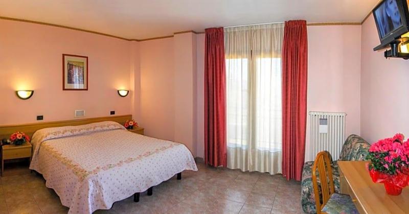 Hotel Les Saisons image