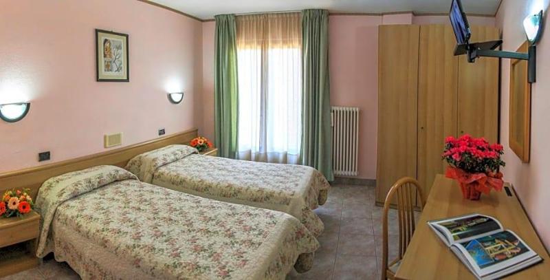 Hotel Les Saisons image
