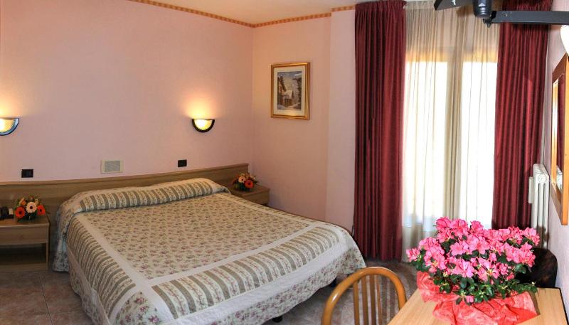 Hotel Les Saisons image