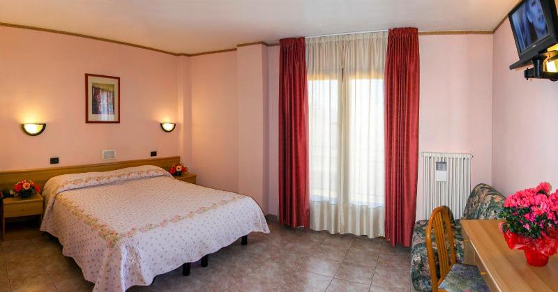Hotel Les Saisons image