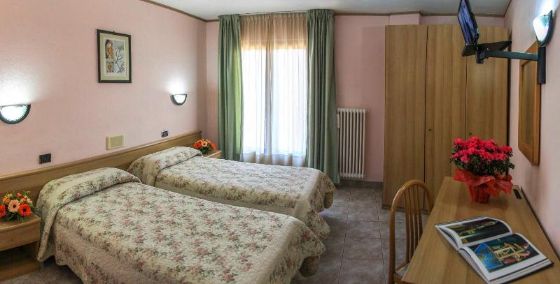 Hotel Les Saisons image
