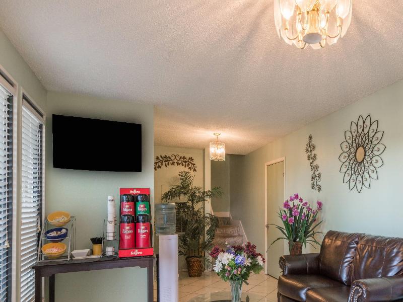 Days Inn by Wyndham San Marcos image