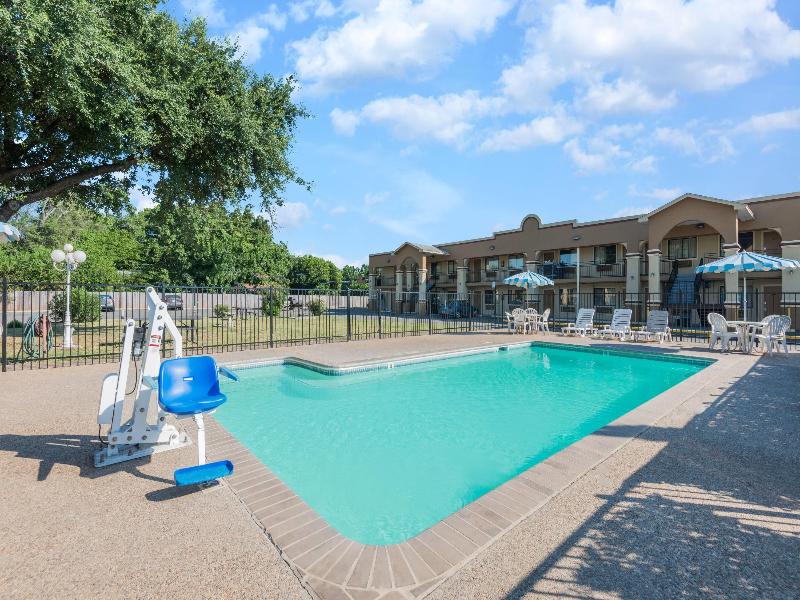 Days Inn by Wyndham San Marcos image