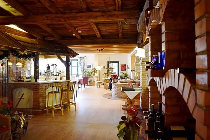 Moarhof image