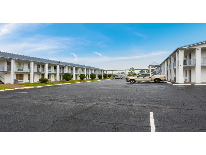 Motel 6 Alexandria, La - South — exterior view