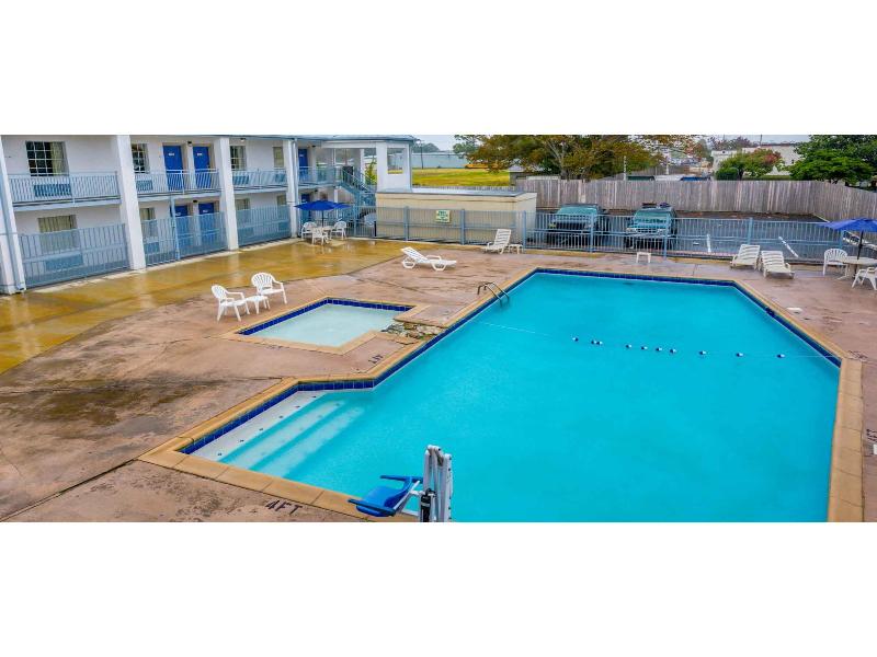 Motel 6 Alexandria, La - South