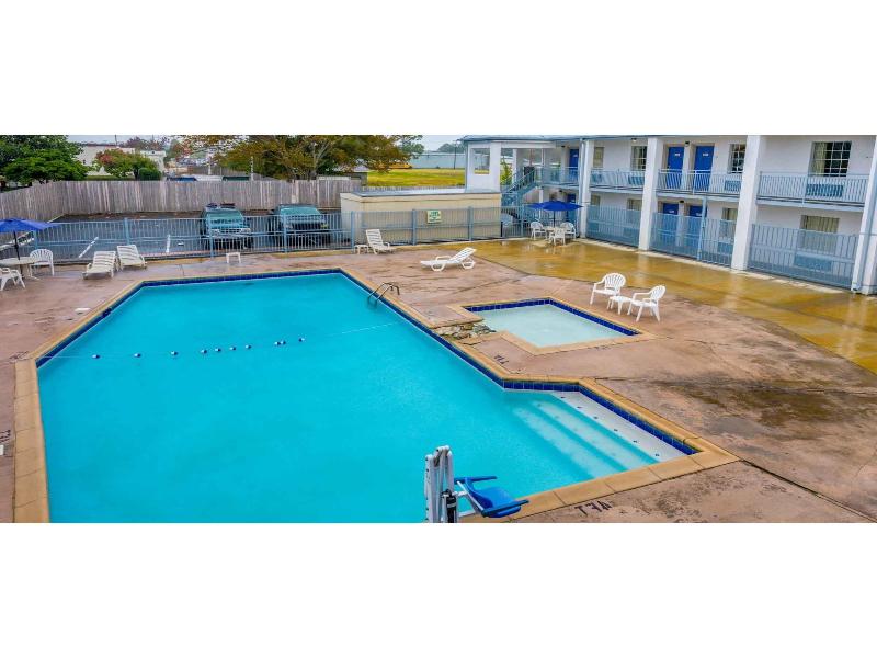 Motel 6 Alexandria, La - South