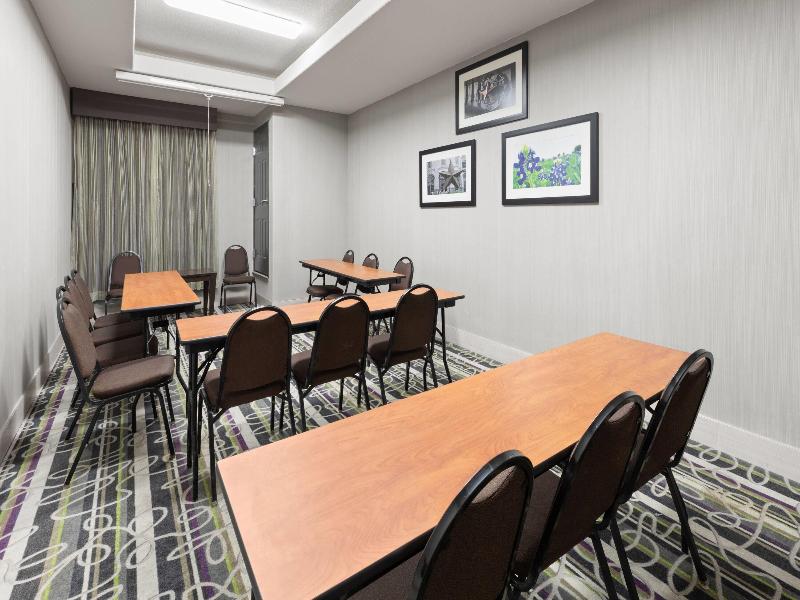 La Quinta Inn & Suites Kyle image