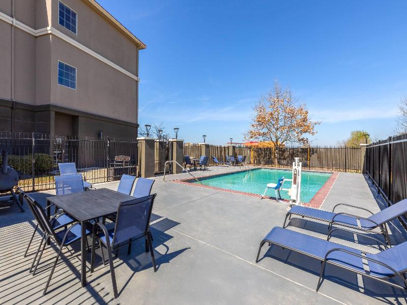 La Quinta Inn & Suites Kyle image