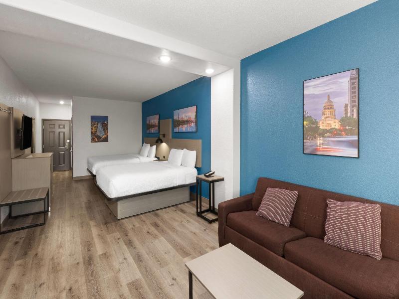 La Quinta Inn & Suites Kyle image