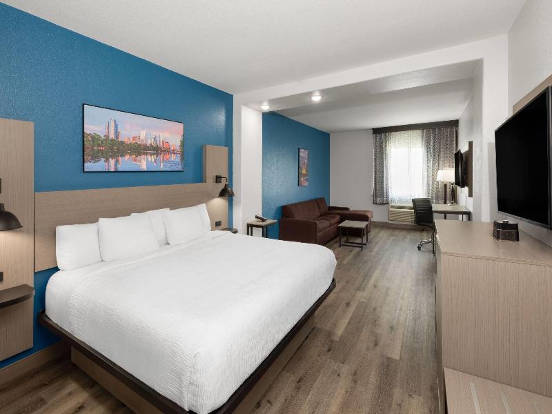 La Quinta Inn & Suites Kyle image