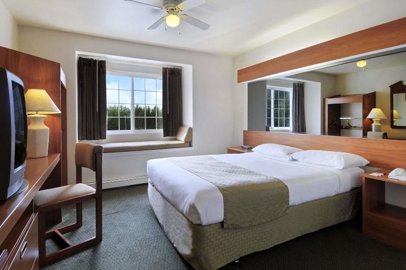 Microtel Inn & Suites By Wyndham Eagle River/Anch image