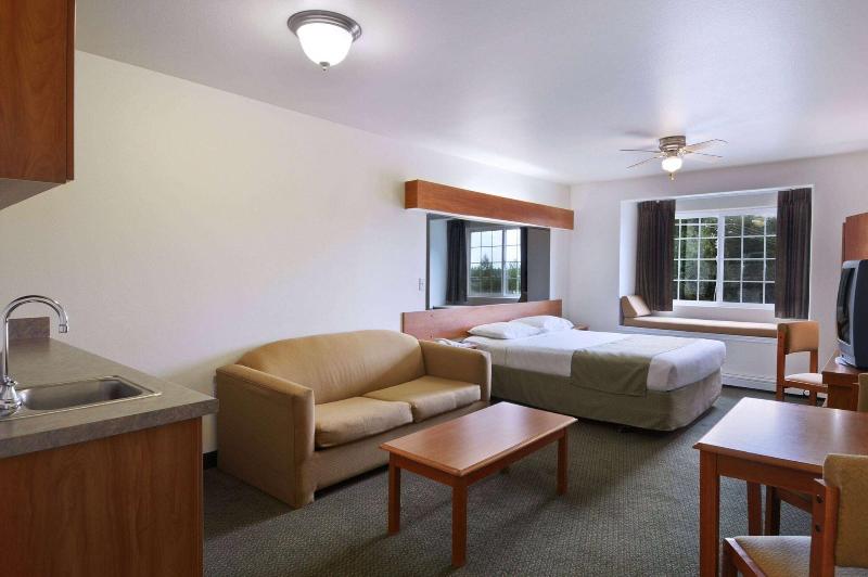 Microtel Inn & Suites By Wyndham Eagle River/Anch image